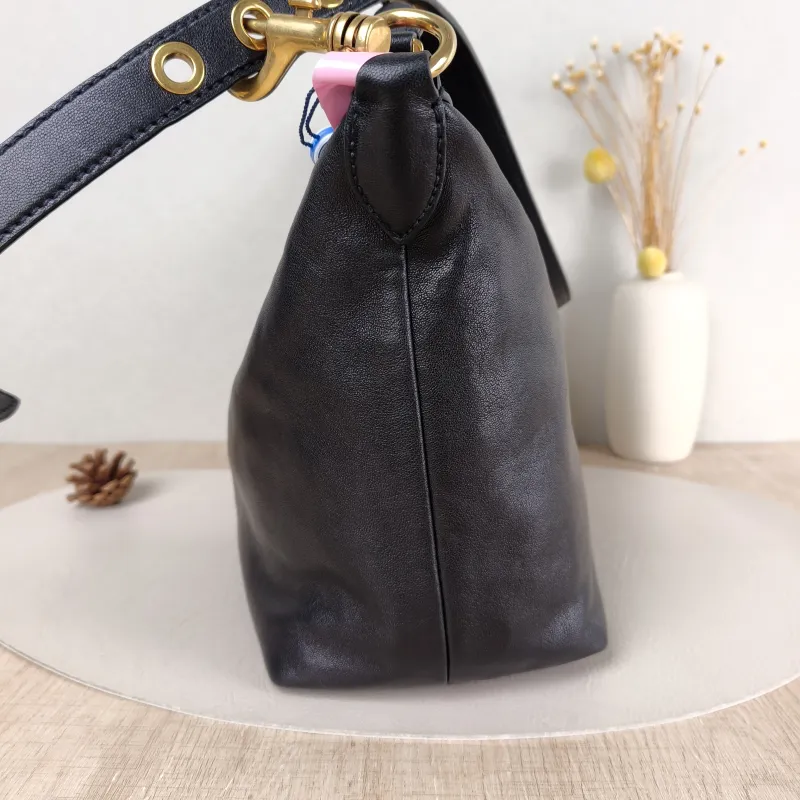 Miumiu Top Handle Bag Spirit Vanity Case Bag Cosmetic Bag Black Lambskin Medium 28 × 13 × 21.5 cm — detail view 2 of 12