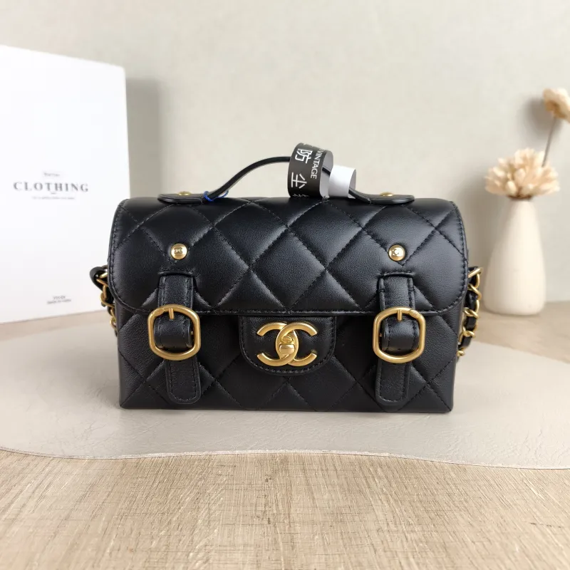 Chanel Crossbody Bag Messenger Bag Black Calfskin One Size 20.6.5*12.5