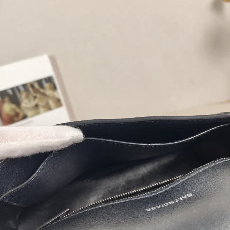 BALENCIAGA Shoulder Bag DOWNTOWN Black Calfskin Small 30 × 10 × 17.5 cm — detail view 3 of 13