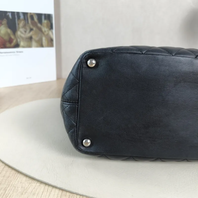 Chanel Shoulder Bag Cambon Basket Black Calfskin Small 20 × 12 × 24 cm 10 — detail view 3 of 11