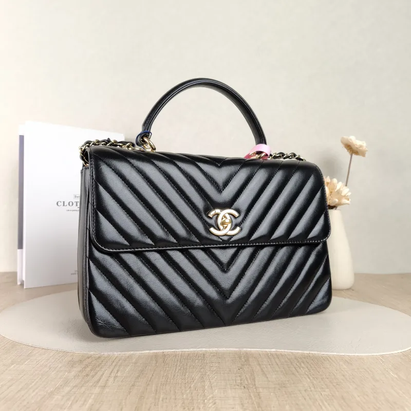 Chanel Crossbody Bag Trendy CC Black with Gold-Tone Hardware V Lambskin Large 30 × 12 × 19 cm 25 — cover view 2 of 5