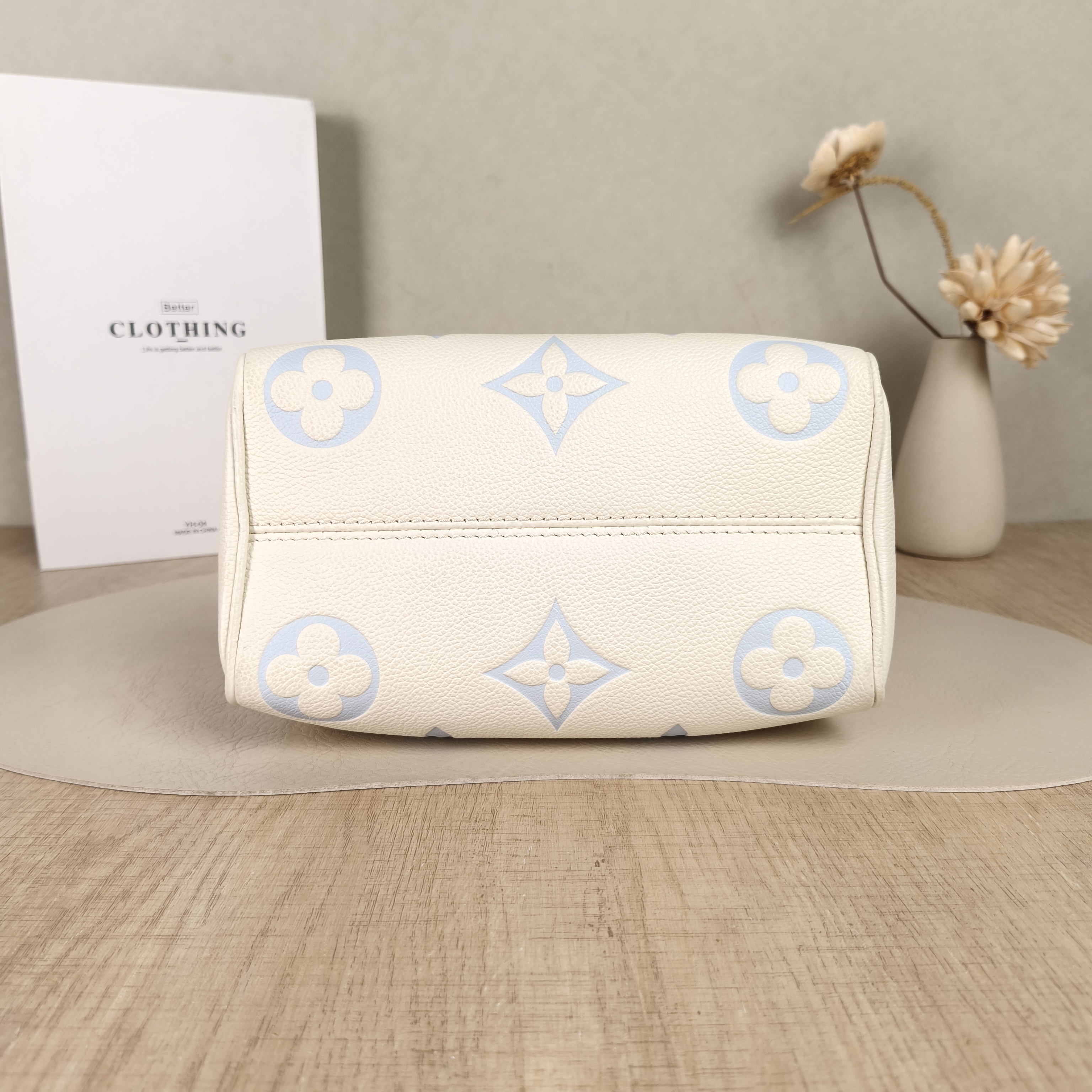 Louis Vuitton Crossbody Bag Speedy20 White · Blue Empreinte Embossed Calfskin Monogram Small20.5 × 12 × 13.5 cm — cover view 5 of 5