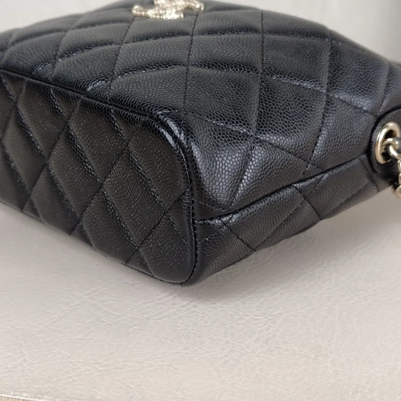 Chanel Crossbody Bag Crossbody Bag Black Grained Calfskin 16 × 6 × 13 cm — detail view 3 of 12