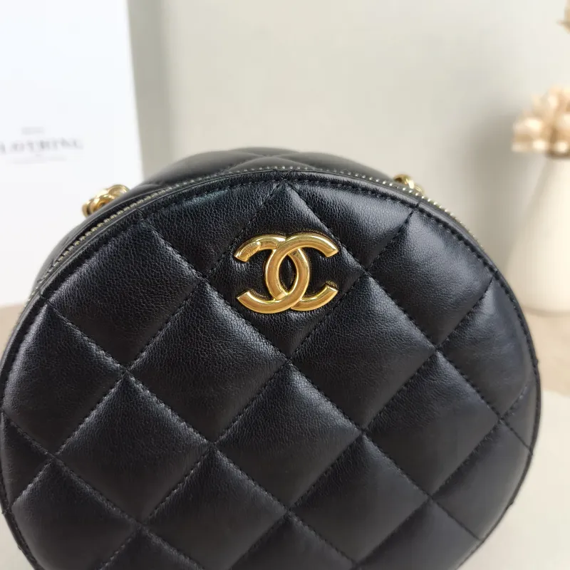 Chanel Crossbody Bag logo Crossbody Bag Black Lambskin One Size 18 × 6 × 16.5 cm — detail view 8 of 10