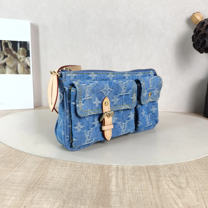 Louis Vuitton Shoulder Bag Pochette Accessories Cargo One Size 23.5 × 3 × 14 cm — cover view 2 of 6