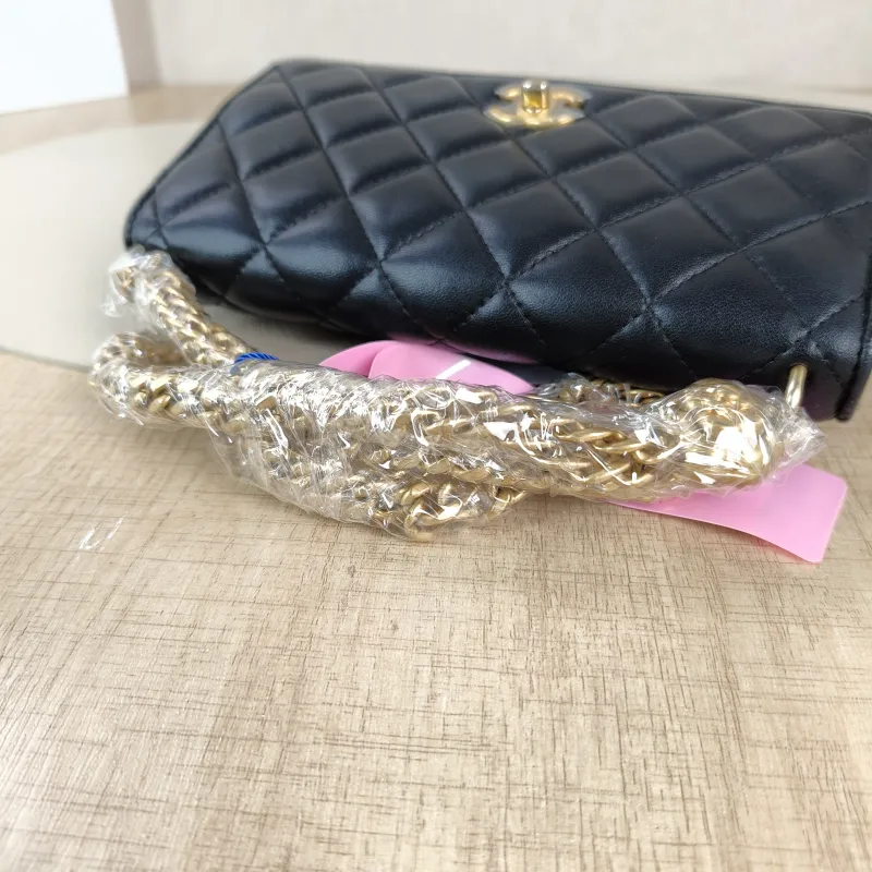 Chanel Crossbody Bag woc Black Lambskinmini19.2 × 3.5 × 12.3 cm — detail view 4 of 11