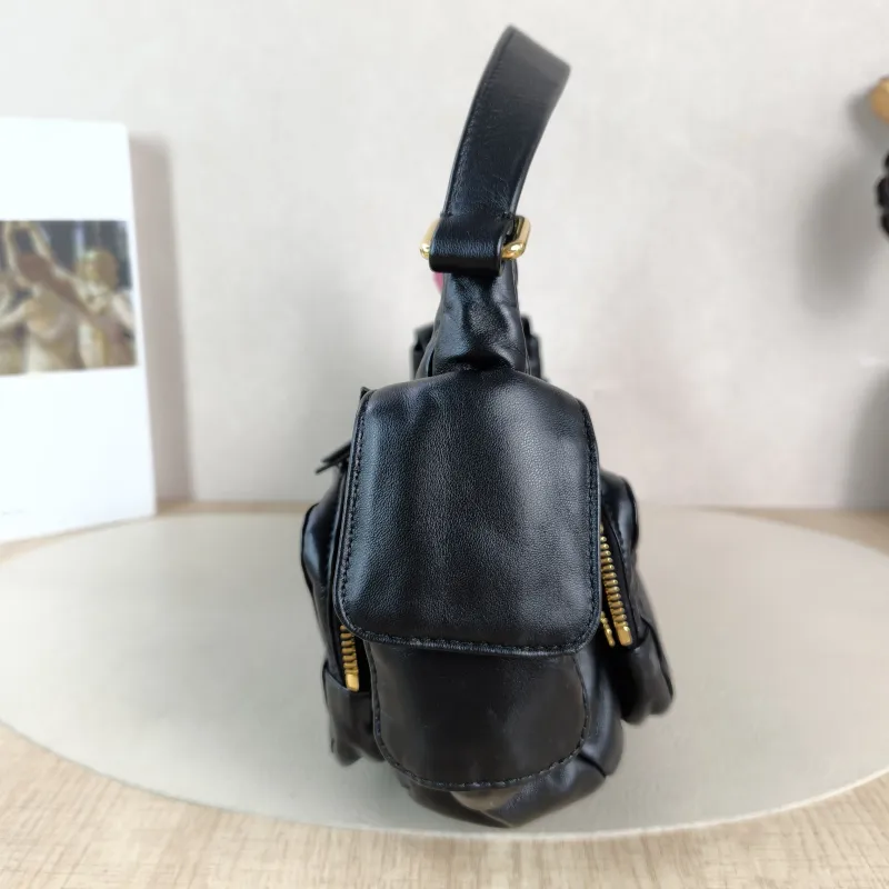 Miumiu Shoulder Bag Pocket Black SL ambskin Small 21 × 6 × 12 cm — detail view 6 of 10