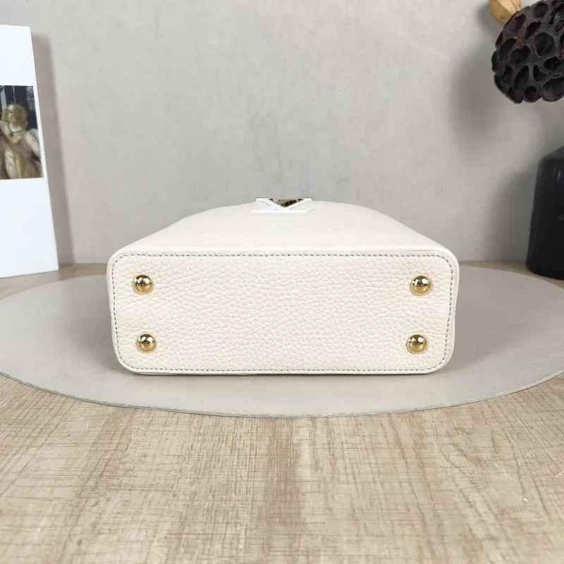 Louis Vuitton Shoulder Bag Capucines Blue White Calfskin Mini 21 × 8 × 14 cm — cover view 2 of 6