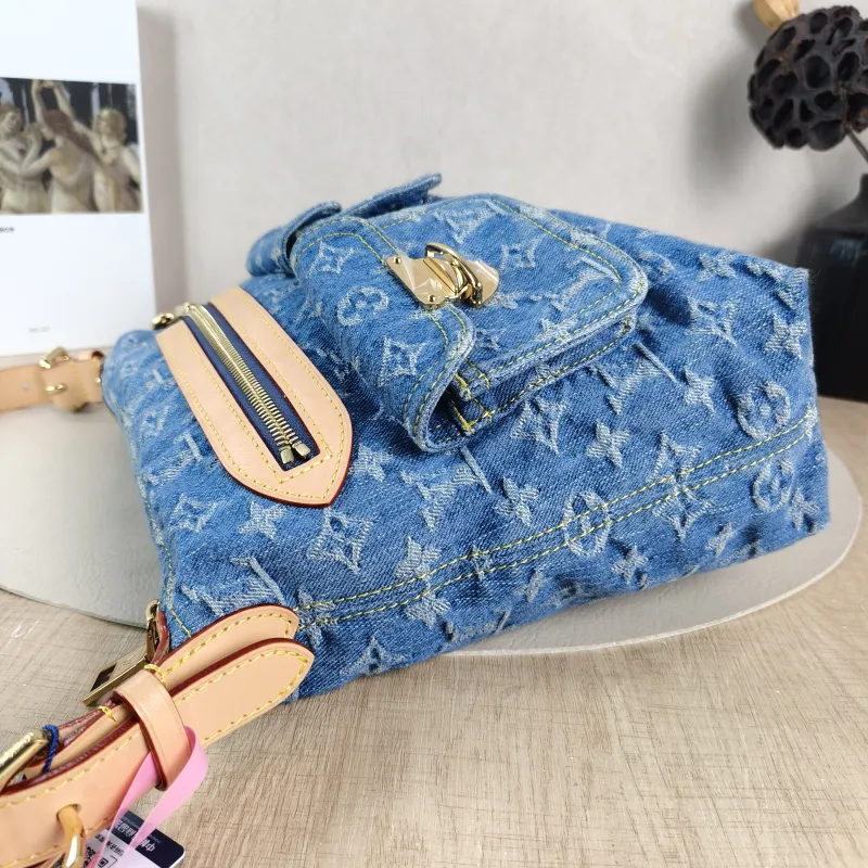 Louis Vuitton Shoulder Bag Baggy hobo Shoulder Bag Blue One Size 30 × 13 × 22 cm — detail view 1 of 10