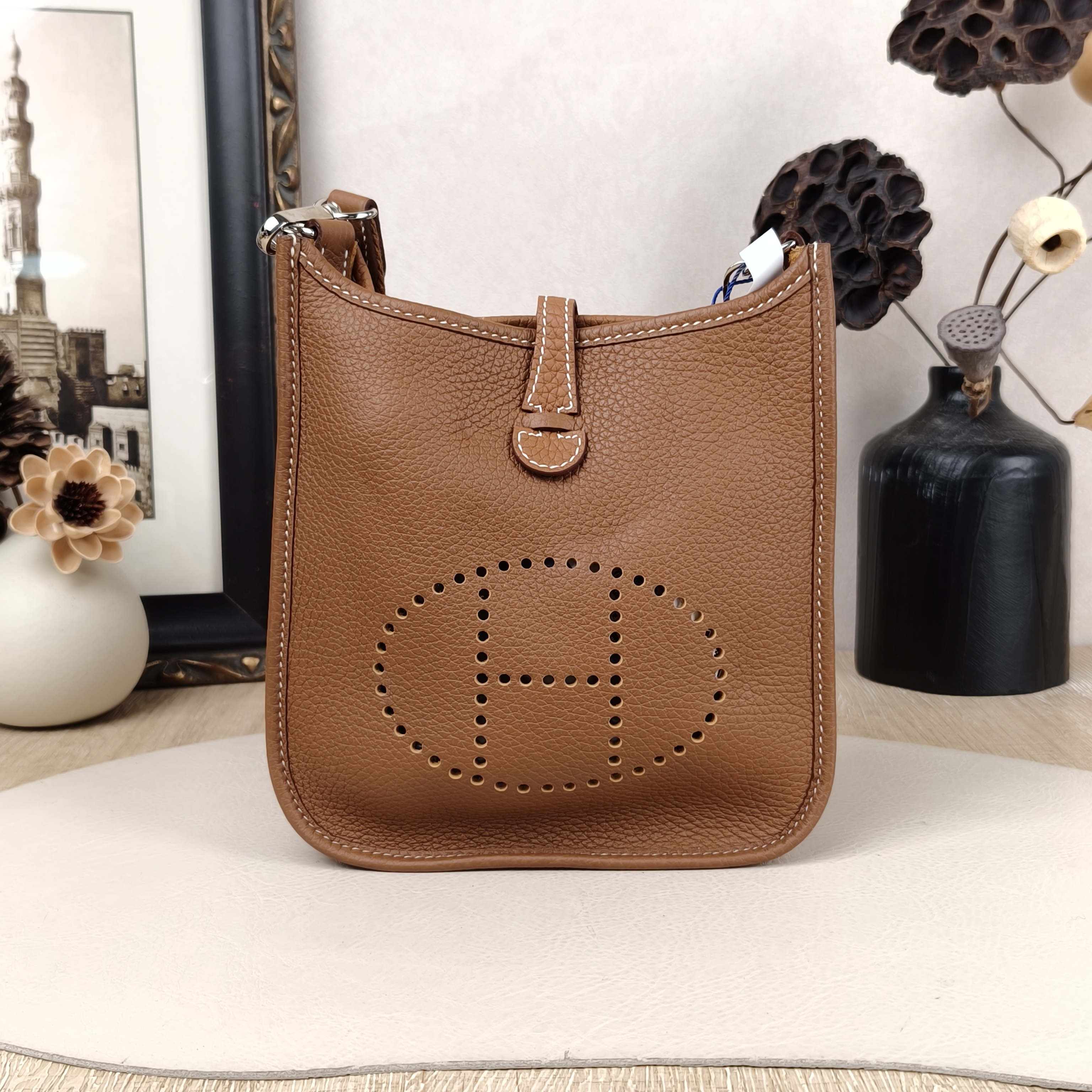 Hermès Crossbody Bag Evelyne Mini 16 Mini 1637 Brown Calfskinnano · mini16 × 5.5 × 18 cm