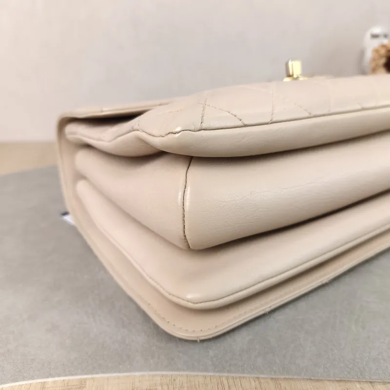 Chanel Crossbody Bag Crossbody Bag Beige Calfskin One Size24 × 10 × 16 cm — detail view 12 of 13