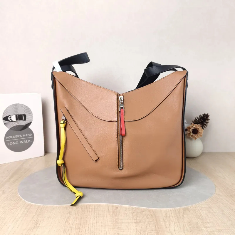 LOEWE Shoulder Bag Hammock Brown Calfskin Large 33 × 17 × 30 cm
