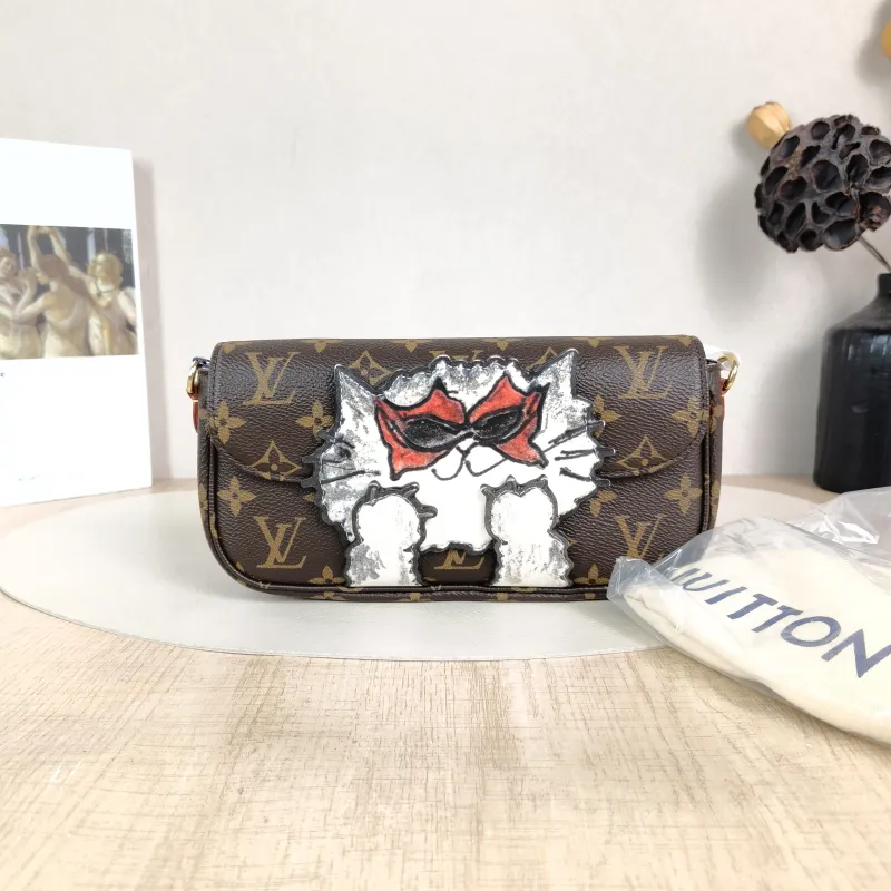 Louis Vuitton Crossbody Bag IVY Monogram PVC Small 23.5 × 4.3 × 12 cm — cover view 2 of 6