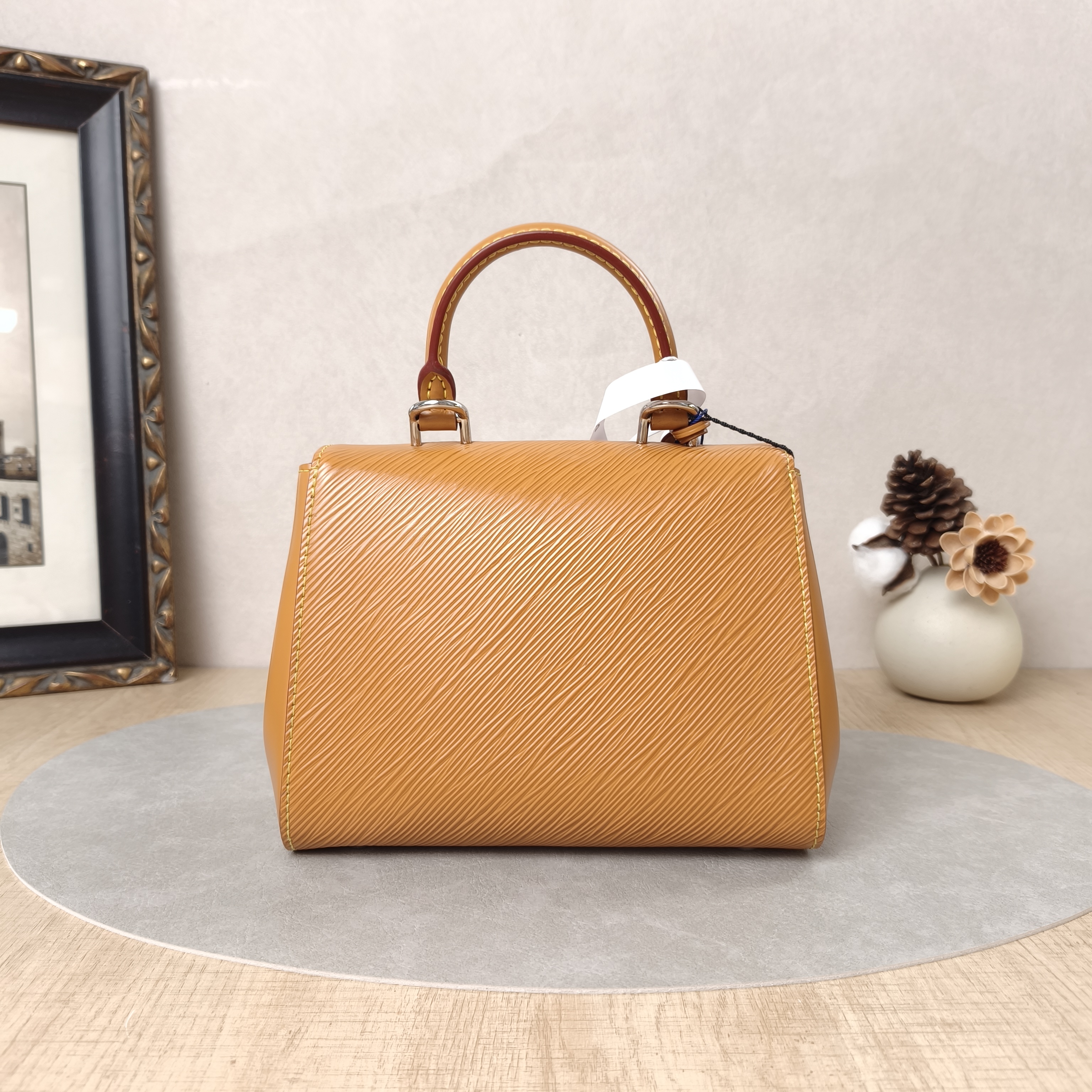 Louis Vuitton Crossbody Bag CLUNY Caramel Epi Embossed Calfskin Mini 20 × 7.5 × 16 cm — cover view 6 of 6