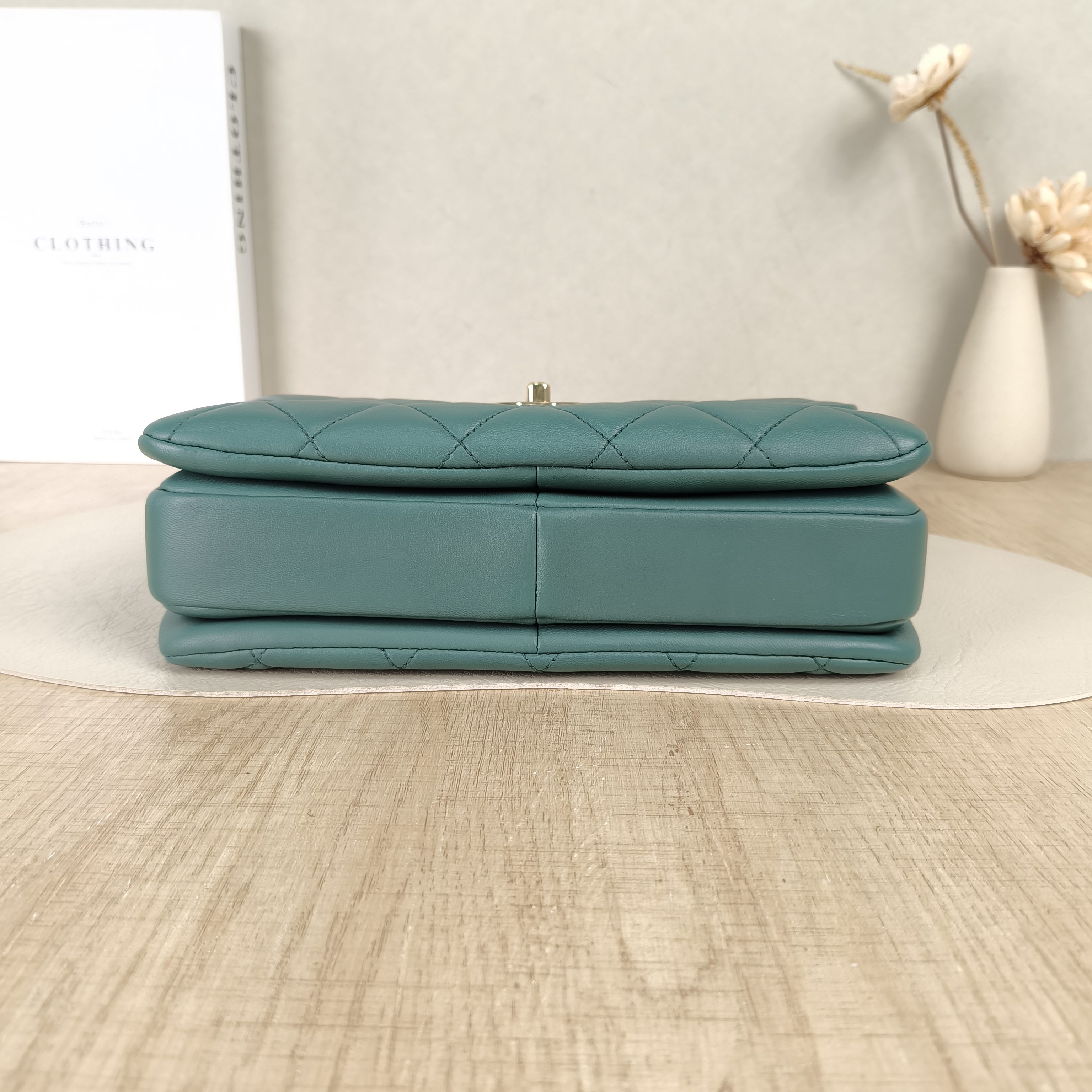 Chanel Crossbody Bag Trendy CC Green Lambskin Small25 × 12 × 17 cm — cover view 3 of 5