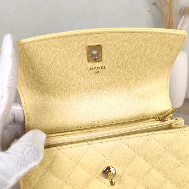 Chanel Crossbody Bag Yellow Grained Calfskin One Size 19 × 7 × 11.5 cm — detail view 2 of 12