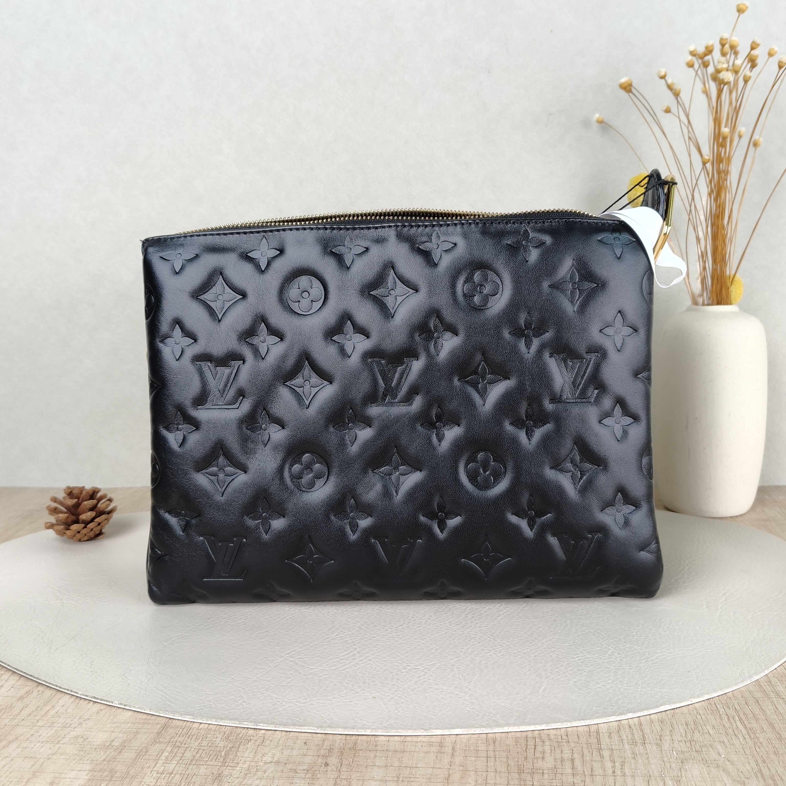 Louis Vuitton Crossbody Bag Coussin Black Lambskin Small26 × 12 × 20 cm