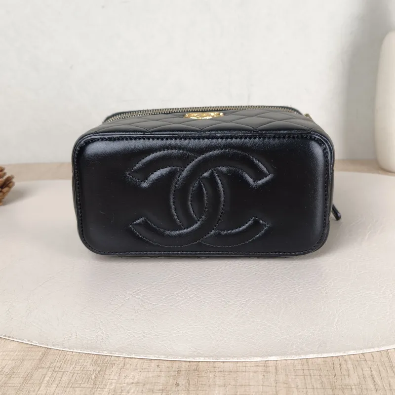 Chanel Crossbody Bag Edition Black Lambskin One Size 17 × 8 × 9.5 cm Conditioned — cover view 5 of 6