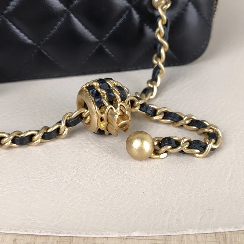 Chanel Crossbody Bag Edition Box Bag Cosmetic Bag Black Lambskin 17 × 8 × 9.5 cm — detail view 12 of 14