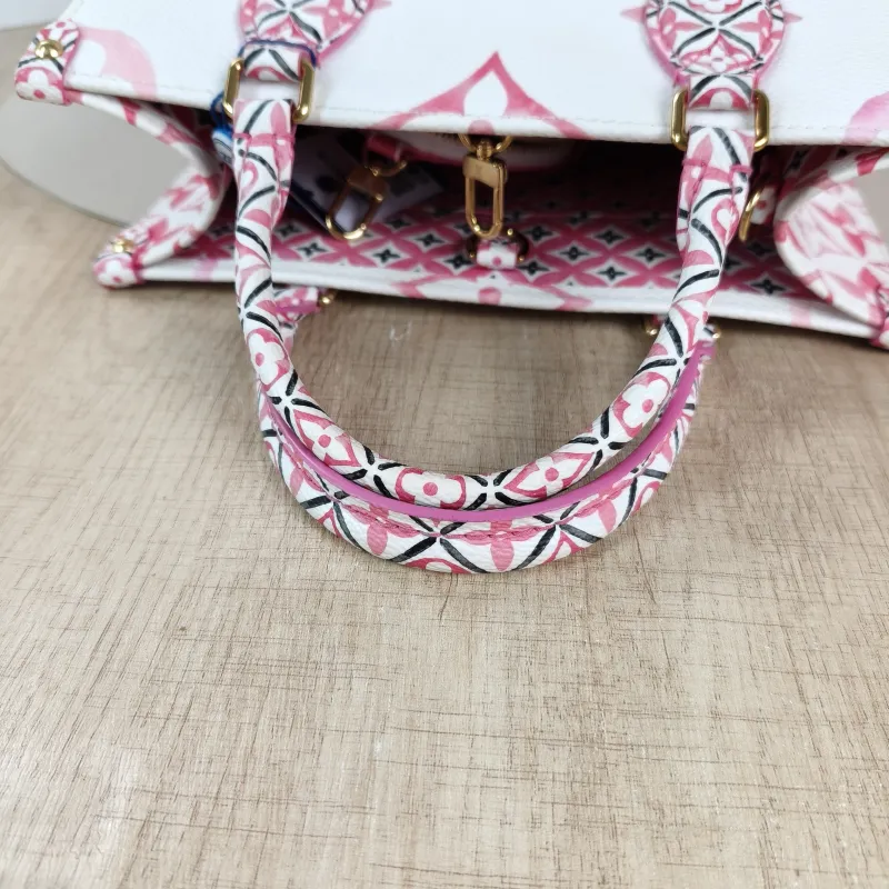 Louis Vuitton Shoulder Bag Onthego Collection PVC Small25 × 11.5 × 19 cm — detail view 3 of 12
