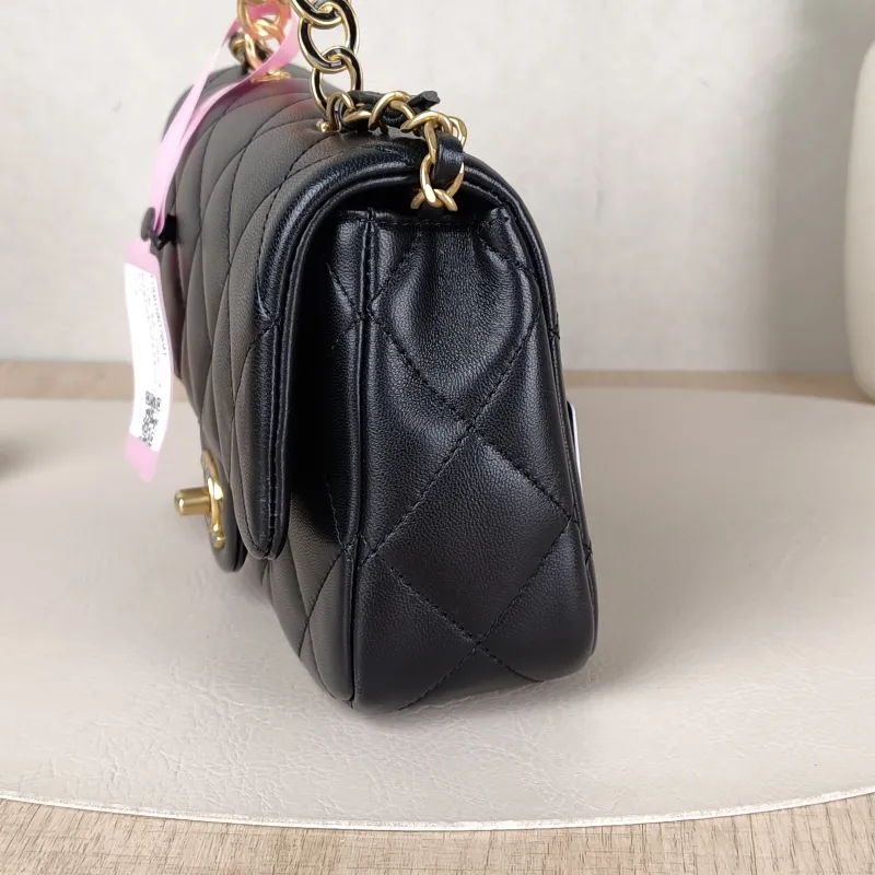 Chanel Crossbody Bag25c Black Lambskin One Size19 × 6 × 14 cm — detail view 12 of 16