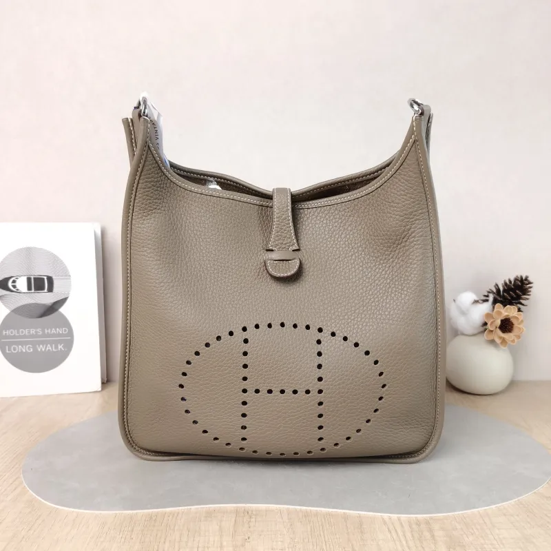 Hermès Crossbody Bag Evelyne 29 29 Taurillon Clemence TC Calfskin Small 29 × 8 × 30 cm W