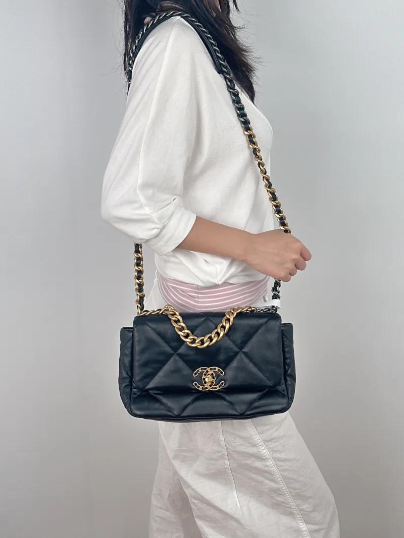Chanel Crossbody Bag 19Bag Black SL ambskin Small 26 × 9 × 16 cm Microchip Edition — on-model view 3 of 3