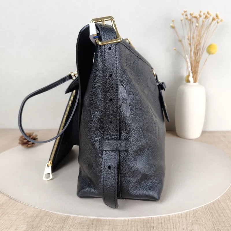 Louis Vuitton Crossbody Bag Carryall Black Calfskin Small29.5 × 12 × 24 cm — detail view 13 of 13