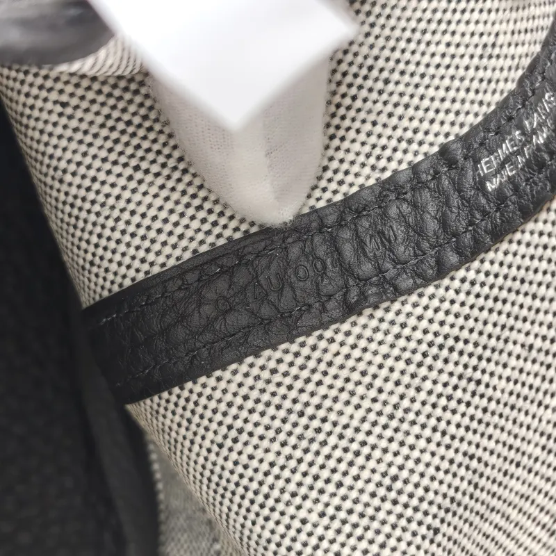 Hermès Top Handle Bag Neo Garden 23 Mini Black · Beige Canvas · Negonda Calfskinmini23 × 10 × 16 cm — detail view 3 of 9