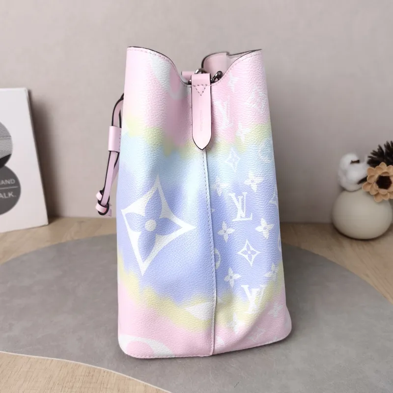 Louis Vuitton Shoulder Bag NÉONOÉ Bucket Bag PVC Medium 26 × 17.5 × 26 cm — detail view 9 of 9