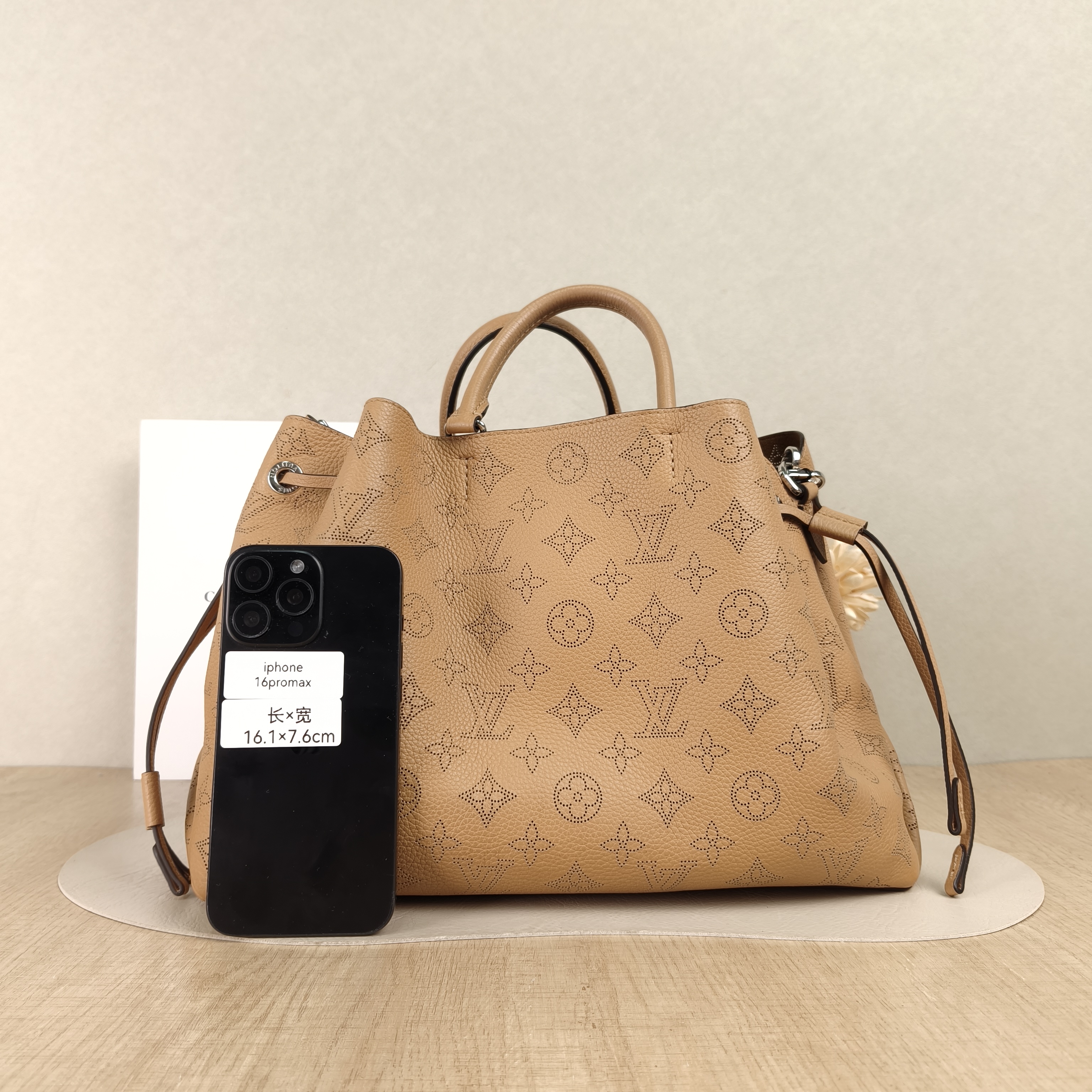 Louis Vuitton Crossbody Bag BELLA TOTE Brown Calfskin One Size32 × 13 × 23 cm — cover view 2 of 5