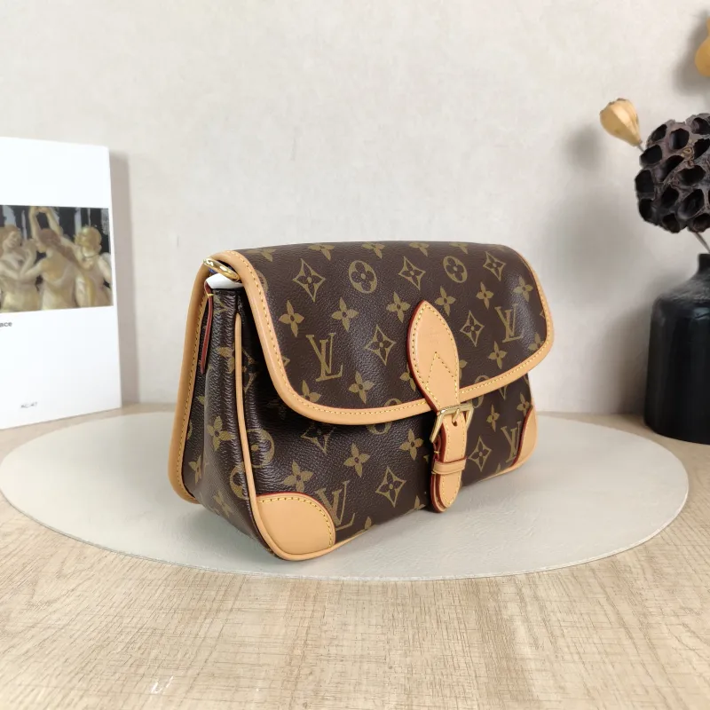 Louis Vuitton Crossbody Bag Diane Baguette Bag Shoulder Strap PVC Small24 × 9 × 15 cm — cover view 2 of 6