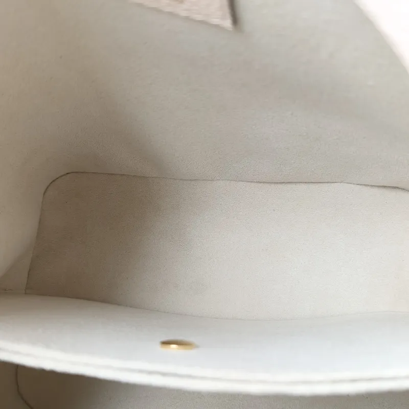 Louis Vuitton Crossbody Bag NÉONOÉ Bucket Bag BB Monogram Empreinte Embossed Calfskin BB 20 × 13 × 20 cm — detail view 5 of 11