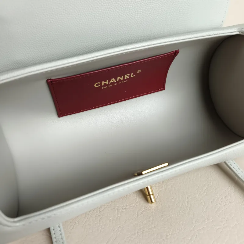 Chanel Shoulder Bag preppy coco Bowling Bag Green Calfskin Small 20.5 × 10 × 10 cm — detail view 10 of 11