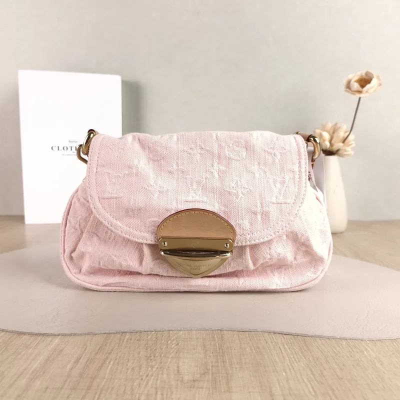 Louis Vuitton Shoulder Bag Sunset Pink 27 × 3 × 18 cm