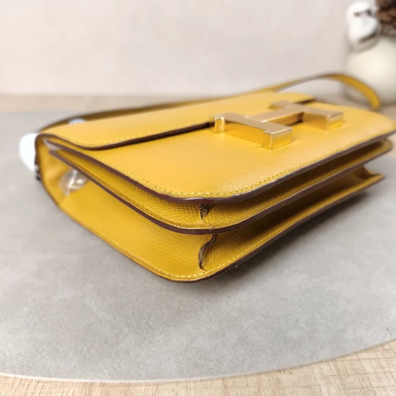 Hermès Crossbody Bag Constance 19 Gold-Tone Hardware Epsom Calfskinmini18 × 4 × 15 cm Conditioned — detail view 1 of 15