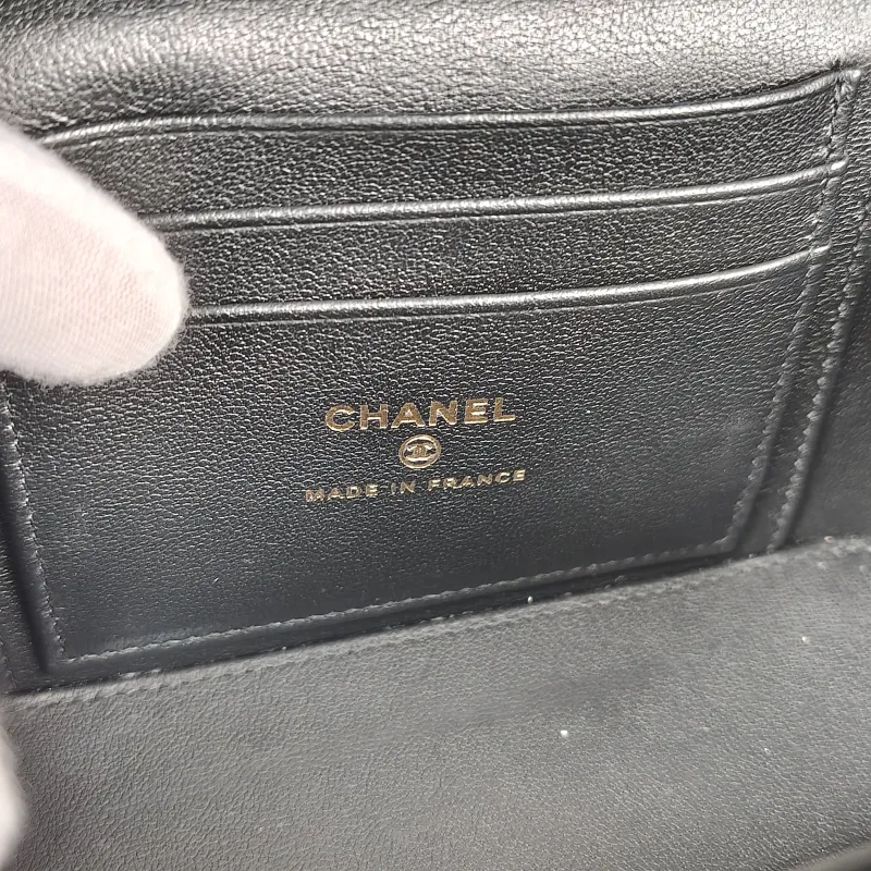 Chanel Crossbody Bag Edition Black Lambskin One Size 17 × 8 × 9.5 cm Conditioned — detail view 7 of 14