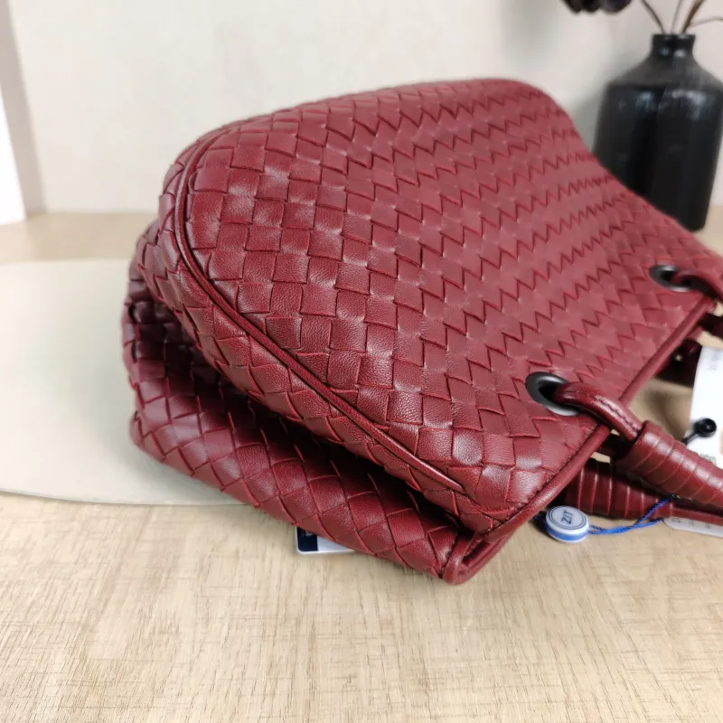 Bottega Veneta Top Handle Bag Woven Top Handle Bag Red Lambskin 30 × 16 × 17 cm — detail view 6 of 9