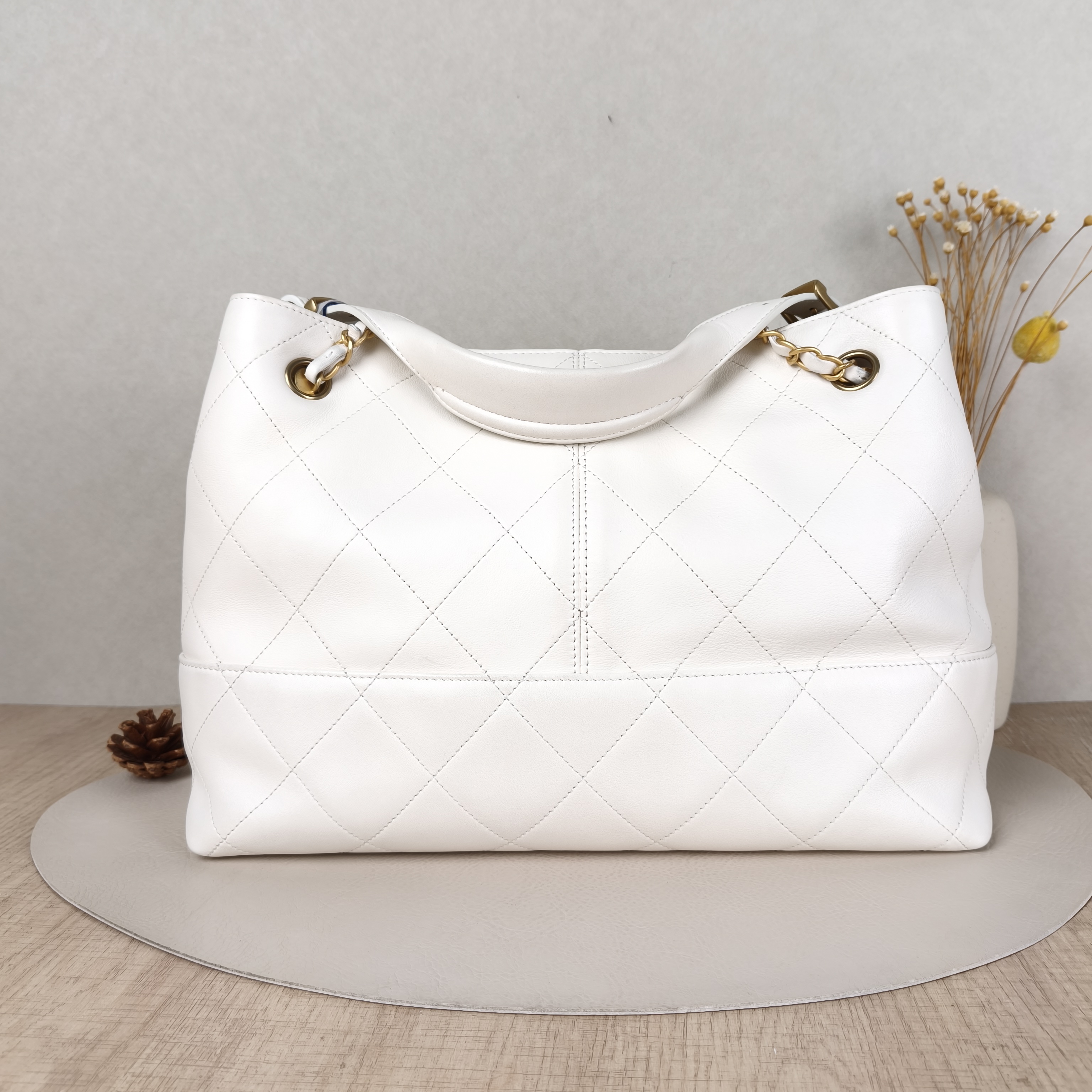 Chanel Shoulder Bag25a Top Handle Bag White Calfskin One Size36 × 14 × 24 cm — cover view 4 of 5