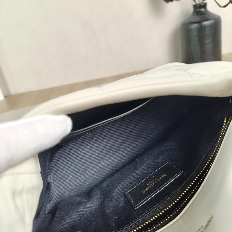 SAINT LAURENT Crossbody Bag LOULOU PUFFER White Lambskinmini23 × 8.5 × 15.5 cm — detail view 11 of 12
