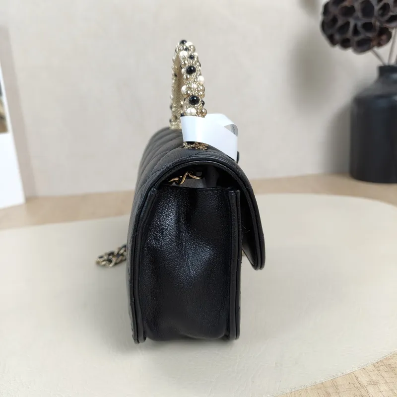 Chanel Crossbody Bag26c Pearl Black Lambskinmini15 × 5.5 × 10.5 cm — detail view 13 of 13
