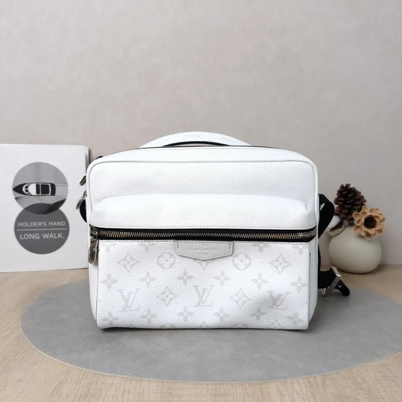 Louis Vuitton Crossbody Bag Outdoor Messenger Bag White PVC One Size26 × 10.5 × 20 cm