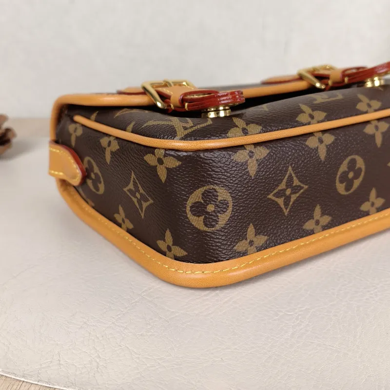 Louis Vuitton Crossbody Bag Satchel Messenger Bag Monogram PVC Mini 19.5 × 6 × 15 cm — detail view 9 of 11