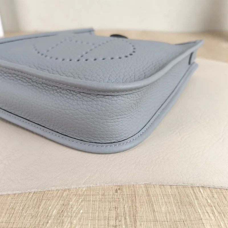 Hermès Crossbody Bag Evelyne Mini 16 Mini 16 TC Calfskin Mini 17 × 5.5 × 18 cm k — detail view 5 of 9