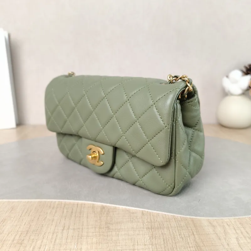 Chanel Crossbody Bag mini Green Lambskin One Size 20 × 6 × 12 cm — cover view 6 of 6