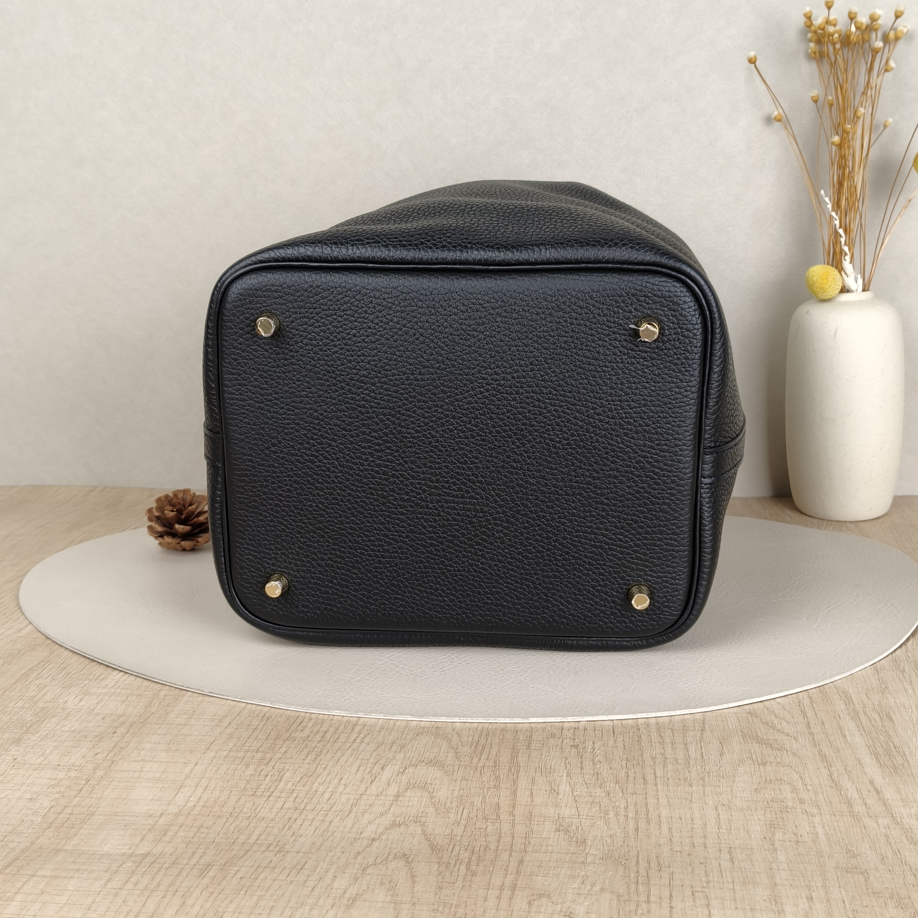 Hermès Top Handle Bag Picotin Lock 22 22Black Clemence Taurillon TC Calfskin Medium22 × 18 × 21 cm — cover view 9 of 10
