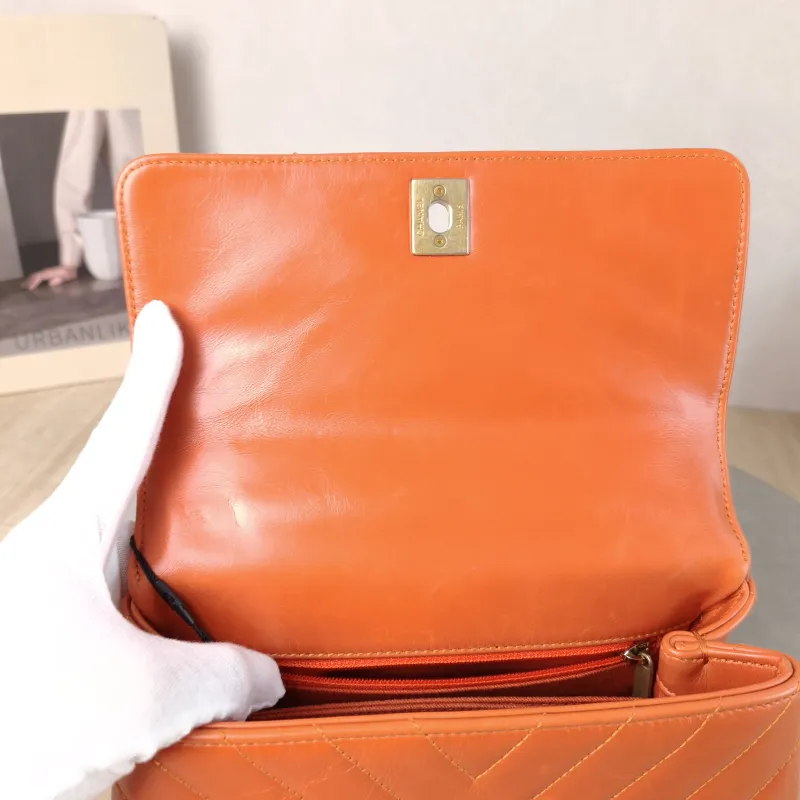 Chanel Top Handle Bag Coco Handle​ v Waxed Leather Calfskin Small 24 × 10 × 14 cm 24 — detail view 8 of 12