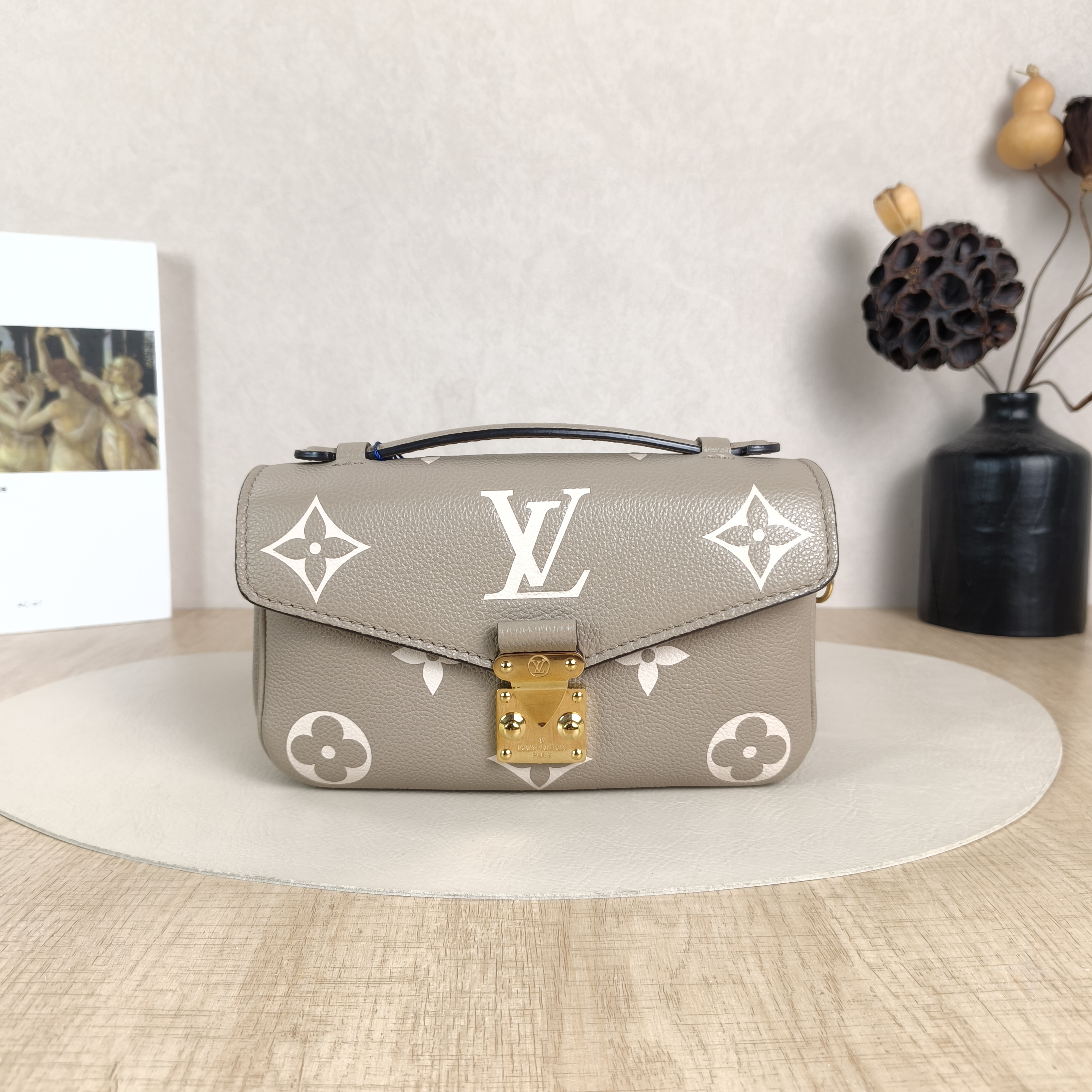 Louis Vuitton Crossbody Bag Pochette Métis East West Empreinte Embossed Calfskin Monogram Small21.5 × 6 × 13.5 cm