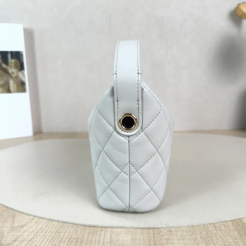 Chanel Crossbody Bag Crossbody Bag Grey Grained Calfskin One Size16 × 6 × 13 cm — detail view 5 of 13
