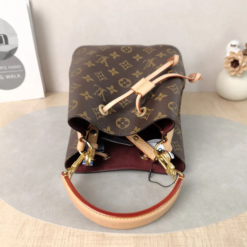 Louis Vuitton Crossbody Bag NÉONOÉ Bucket Bag BB Monogram PVCBB20 × 13 × 20 cm — detail view 4 of 13